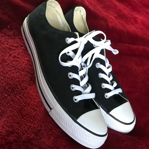 Converse Shoes - Classic black & white low-top converse